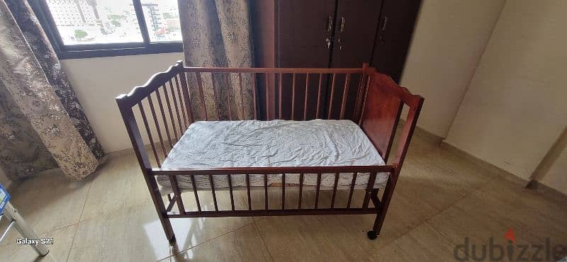 baby crib- very good condition.  rarely used 0