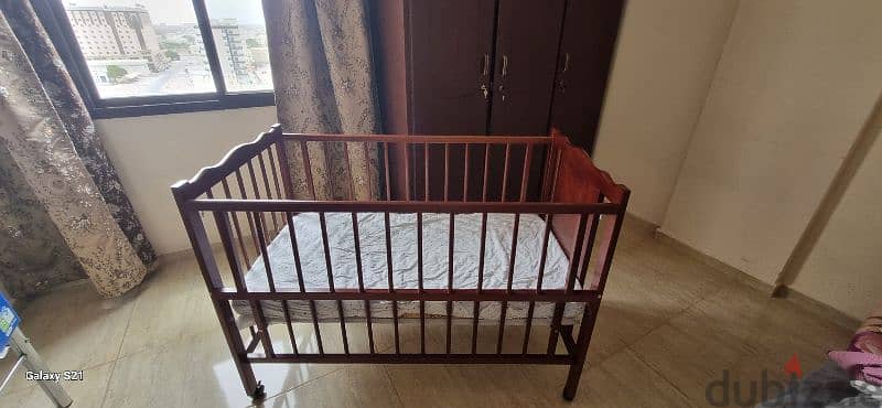 baby crib- very good condition.  rarely used 1