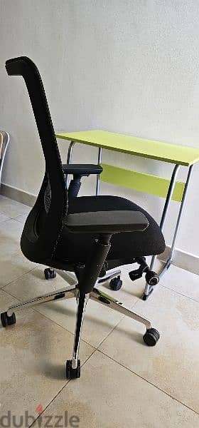 Computer / Study table and chair (sparingly used) 2