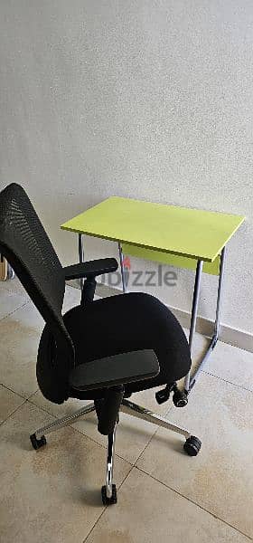 Computer / Study table and chair (sparingly used) 3