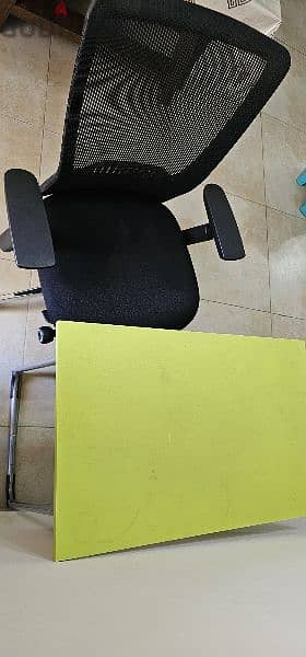 Computer / Study table and chair (sparingly used) 4