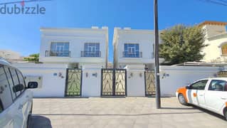 Part of villa 5BHK, garden, and parking in Al hail