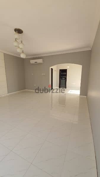 Part of villa 5BHK, garden, and parking in Al hail 12