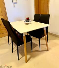 4 Seater Dinning Table