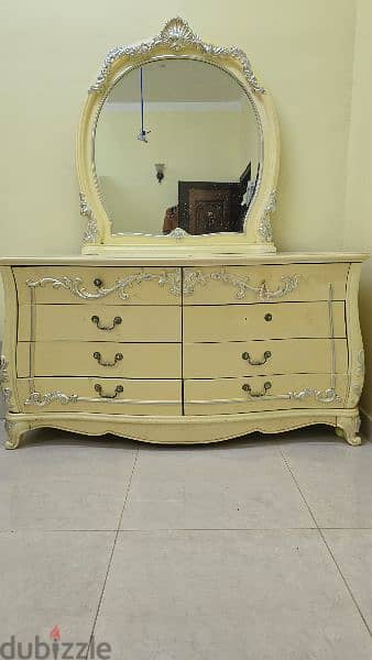 6 Door Cupboard, dressing table and chest 2