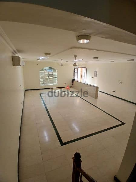 Ghubrah north 4 bedrooms villa for rent 0