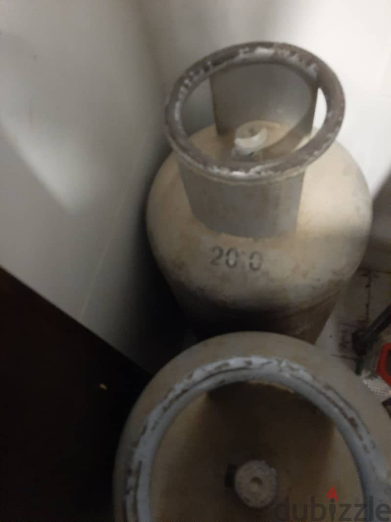 Urgent sale for used gas cylinder 1