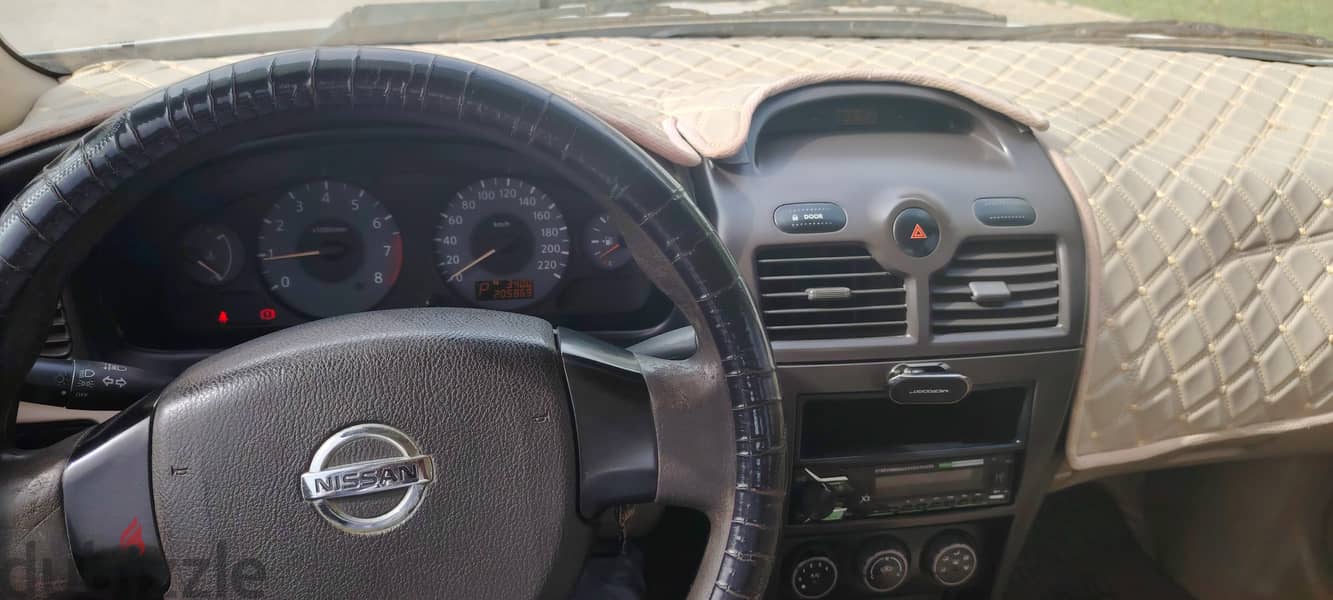 Nissan Sunny 2012 Automatic 9