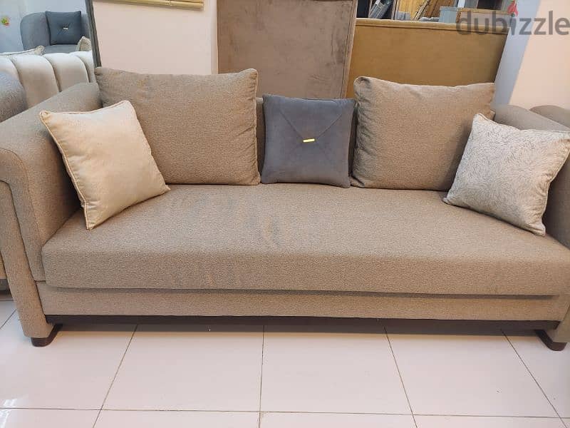 new 6th seater sofa without delivery 165 rial 1