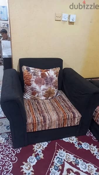 6 seater sofa with tabel from home mart 4