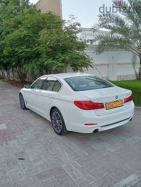 BMW 5-Series 2019 4