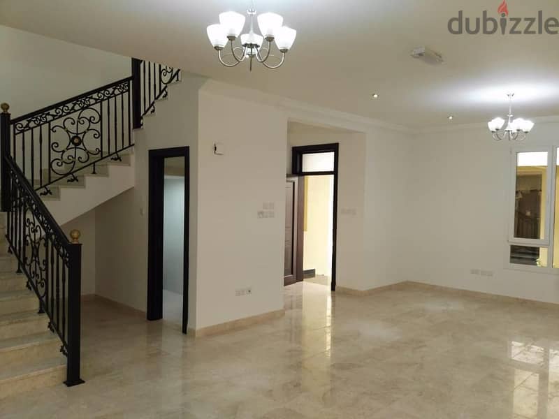 "SR-JV-495 Villa to let In al seeb k ( sour al hadid ) Nice villa 5