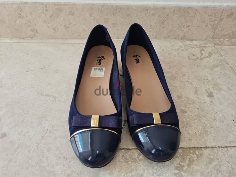 Wide range of new and barely used women shoes 6