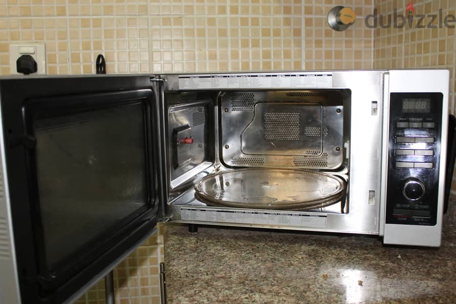 LG 28L MICROWAVE,CONVECTION, GRILL OVEN FOR SALE. 2