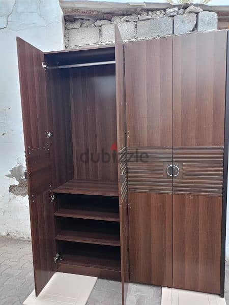 Four doors cupboard for sale 5