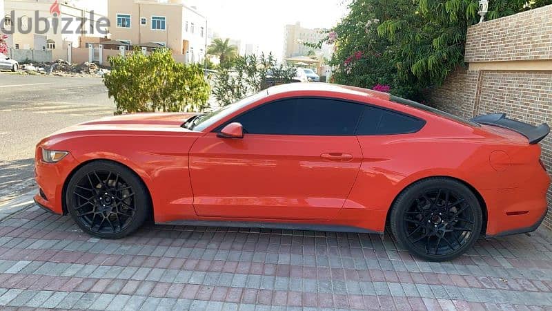 Ford Mustang Gt V6 sports car مستانج 1