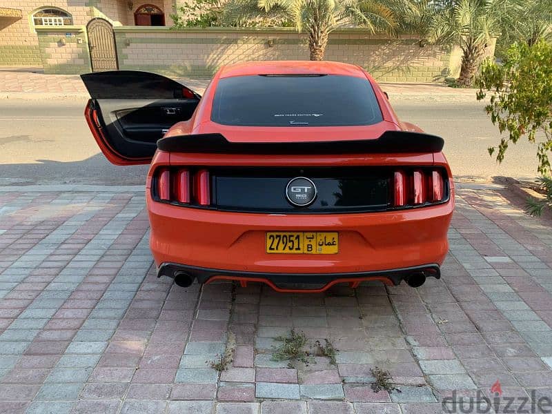 Ford Mustang Gt V6 sports car مستانج 2