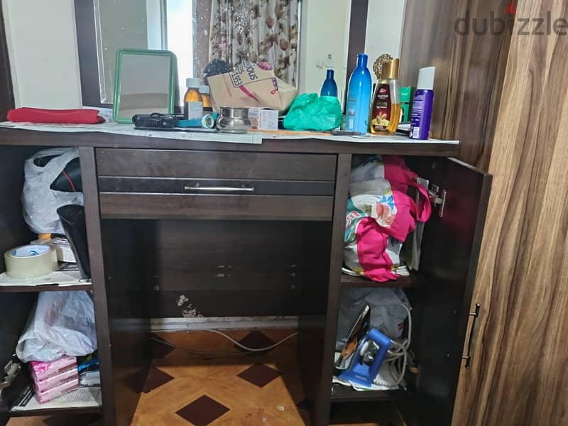 Dressing table with  big mirror 1