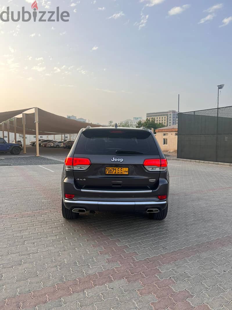 Jeep Grand Cherokee V8 (Summit) Gulf Oman 2015 3