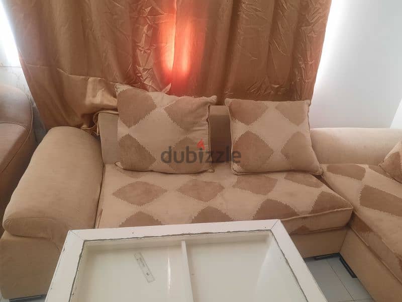 5 seater sofa in very good condition 1