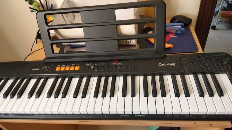 Casio CT500 with original box and charger 1