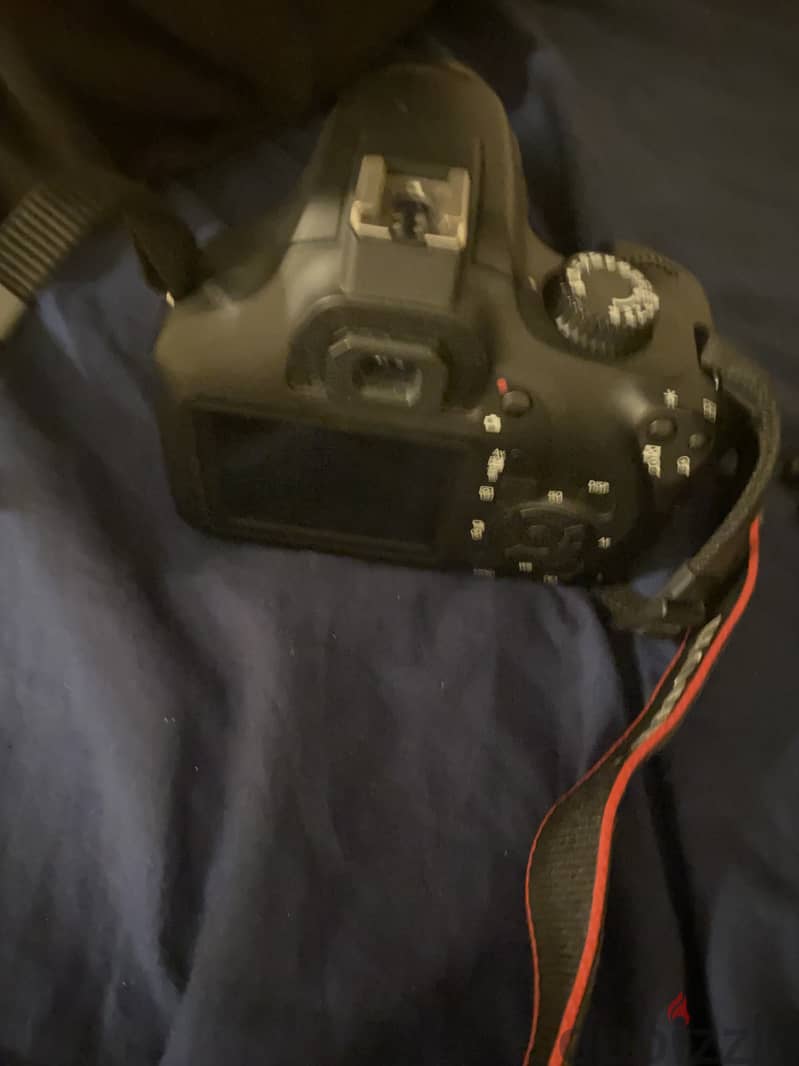 Canon eos 4000d with bag,barely used 3