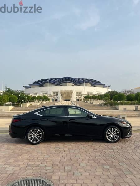 Lexus ES 350 2019 luxury 3