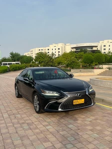 Lexus ES 350 2019 luxury 4