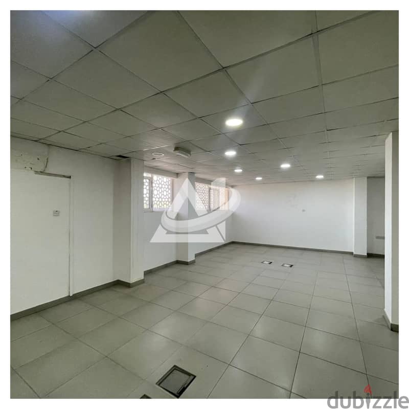 ADC08**460 sqm office for rent in khuwair overlooking in sultan qabus 8