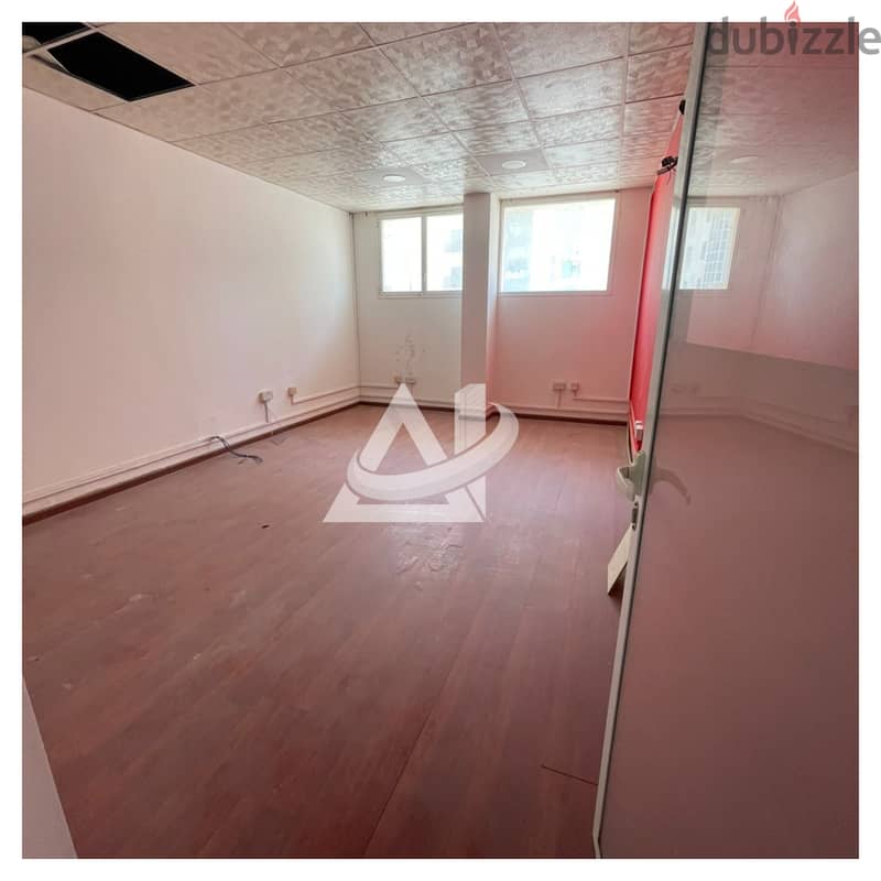 ADC08**460 sqm office for rent in khuwair overlooking in sultan qabus 10