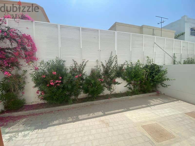 SR-MK-609* Stunning Seaside Villas for Rent in Al Zaiba! * 2