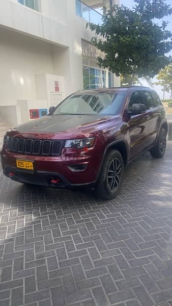 جيب جراند شيروكى   Trailhawk jeep low km very clean 6