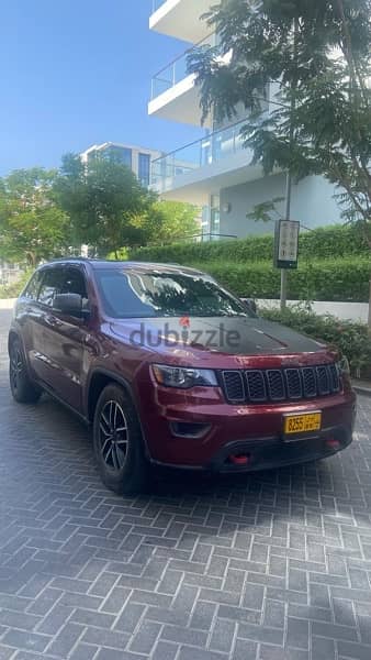 جيب جراند شيروكى   Trailhawk jeep low km very clean 9