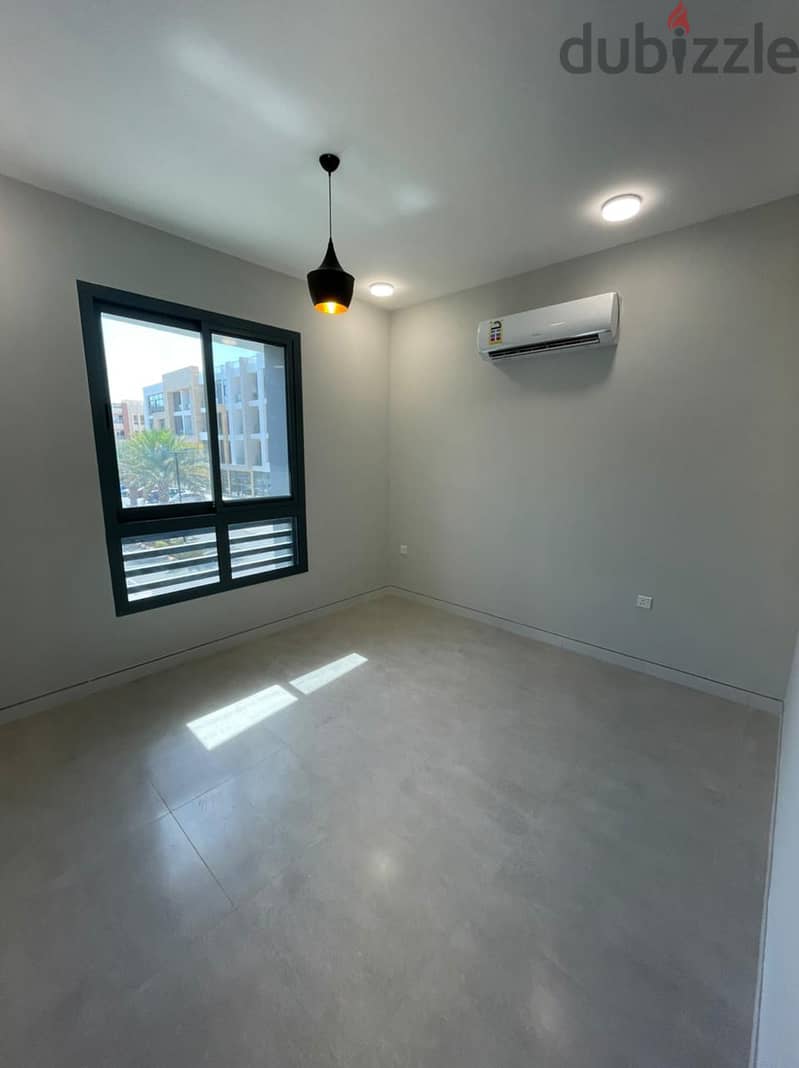 2 Bedroom Apartment with Parking in Orchid Mawaleh For Sale 7