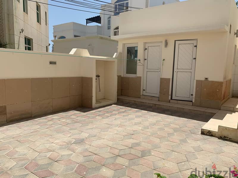 6BHK villa close the beach located al hail north golden square 9