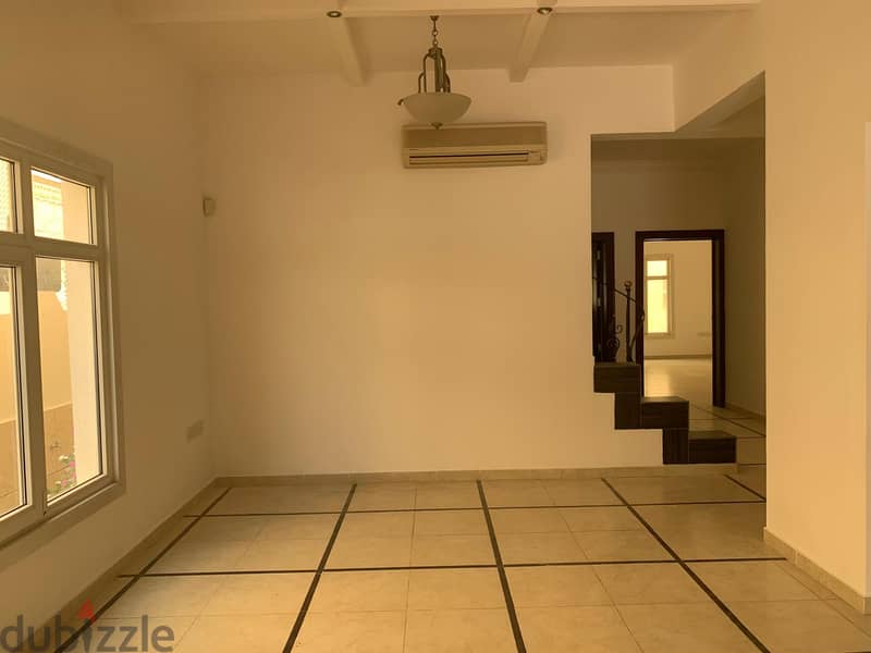 6BHK villa close the beach located al hail north golden square 16