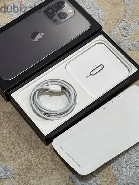 iPhone 13 Pro + Free Airpods - Very Clean - 128 GB 8