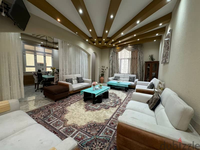 فيلا واسعة 8 غرف نوم، 3 طوابق للبيع في العمارات FSV62 4