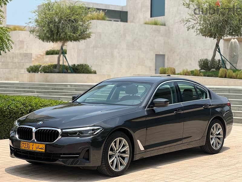 bmw 520 2023 under warranty(oman agency) 2