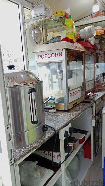 selling popcorn shop. 0