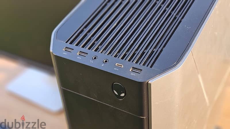 Dell Alienware R8 1