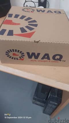 waq safety shoes