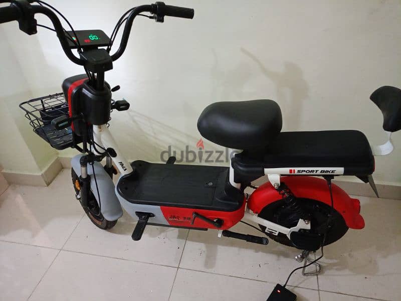 Electric Scooter for Sale in Salalah Awqad 3