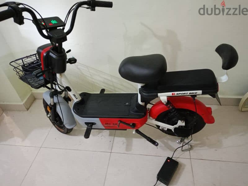 Electric Scooter for Sale in Salalah Awqad 4