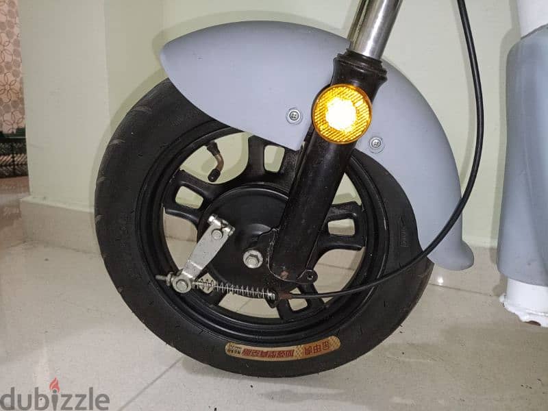 Electric Scooter for Sale in Salalah Awqad 12