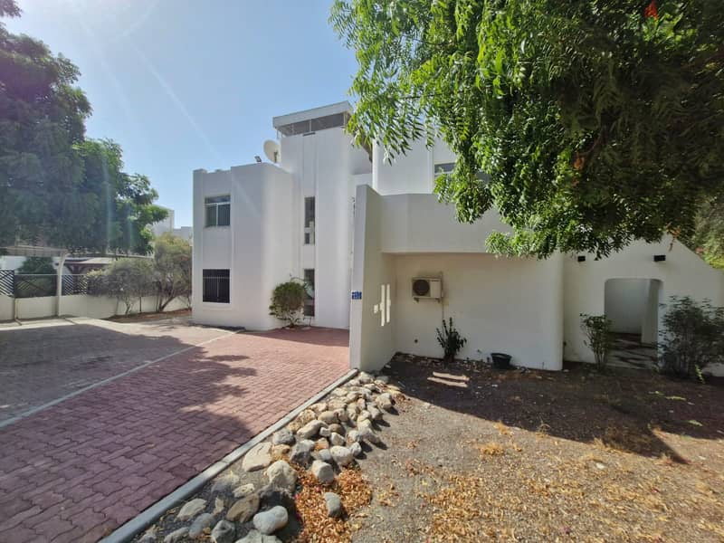 5 BR + Maid’s Room Nice Villa in Madinat Qaboos 1