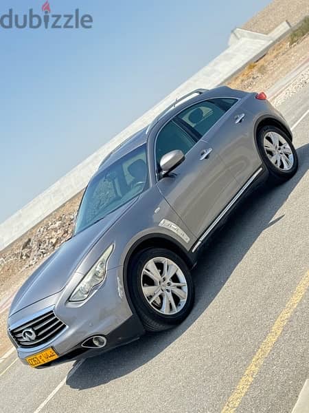 Infiniti FX45/FX35 2012 2