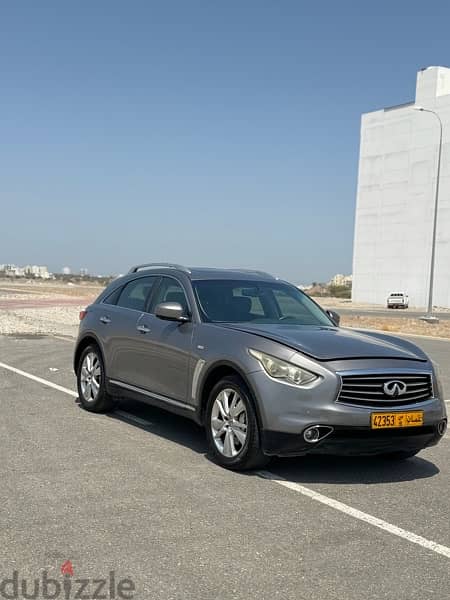 Infiniti FX45/FX35 2012 3