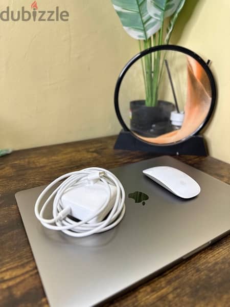 للبيع بشكل عاجل macbook pro 4