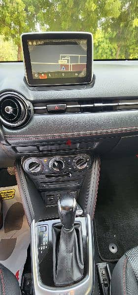 Mazda 2 2017 5